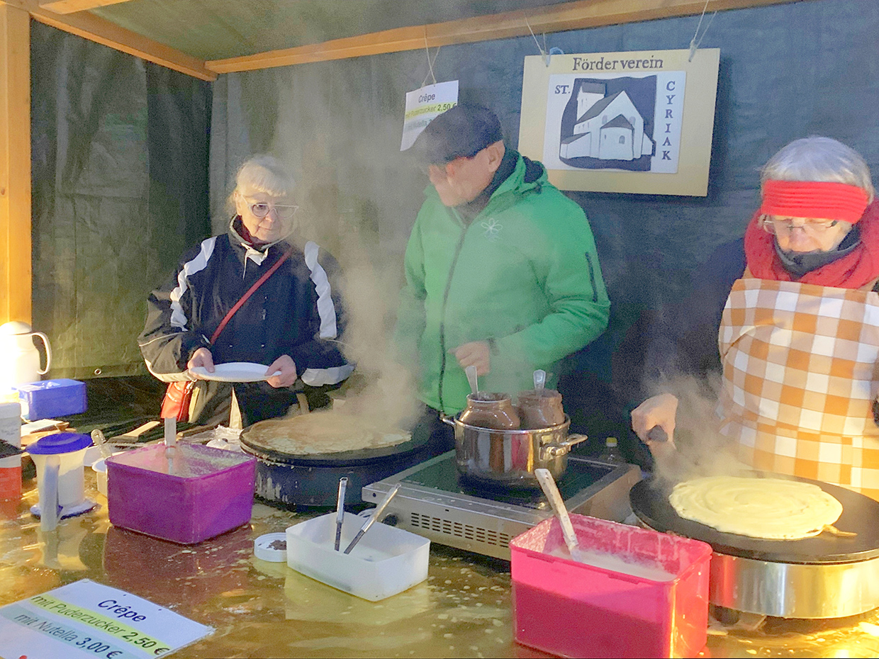 Stand des Fördervereins St. Cyriak auf dem Sulzburger Weihnachtsmarkt